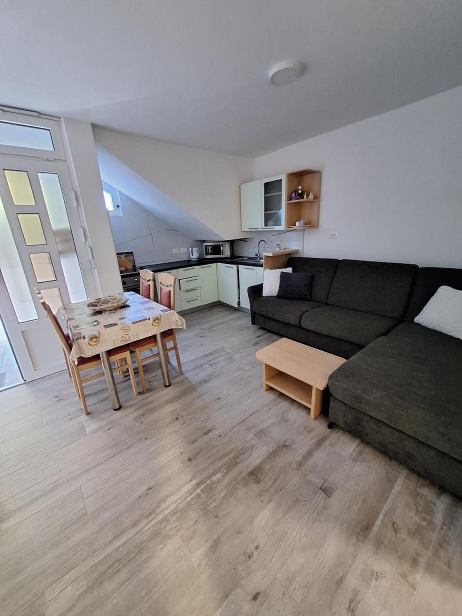 Sophie Apartments Жаборич Екстериор снимка